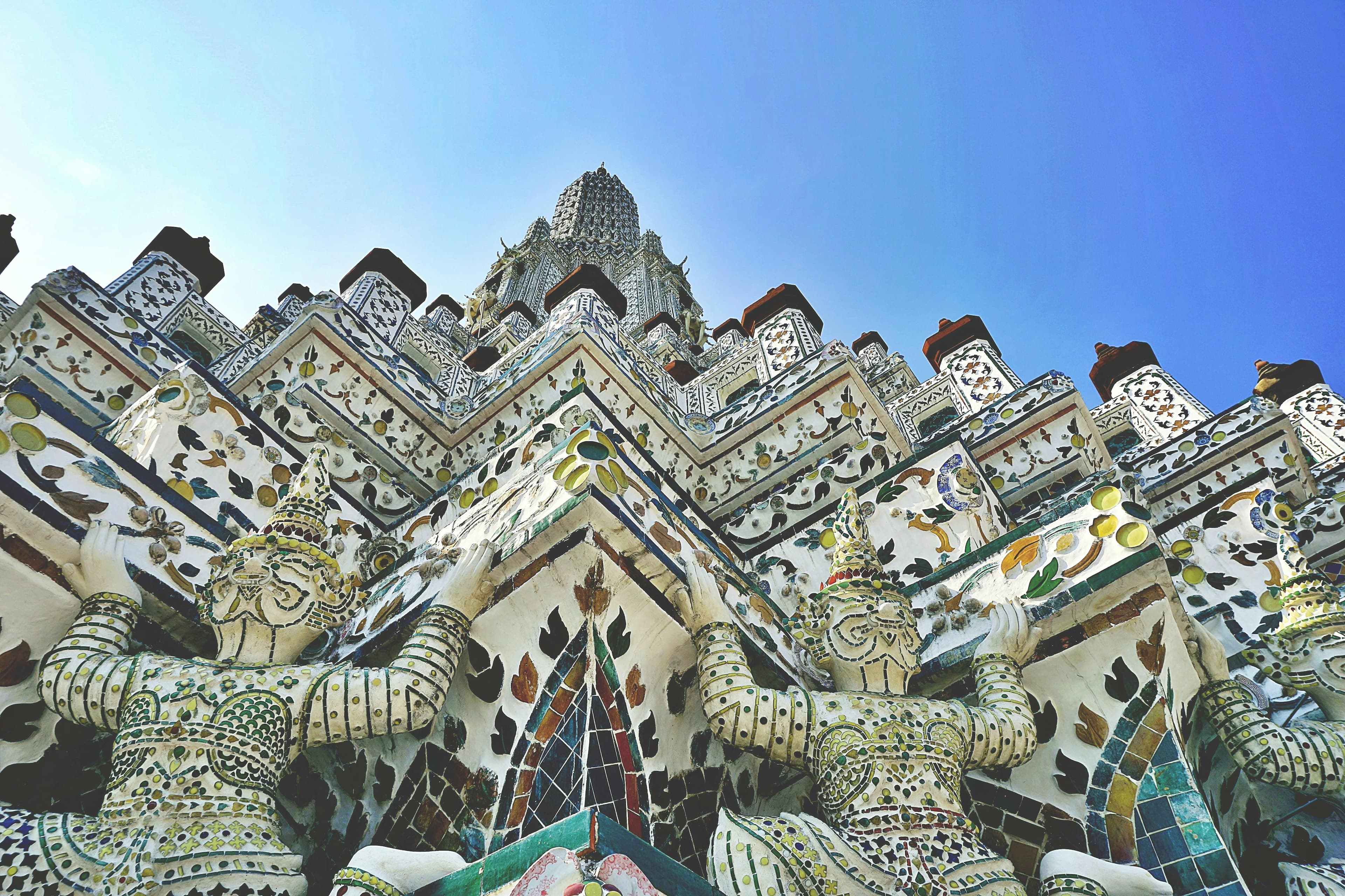 Preview for Professional Thai: Phrases for Business Encounters